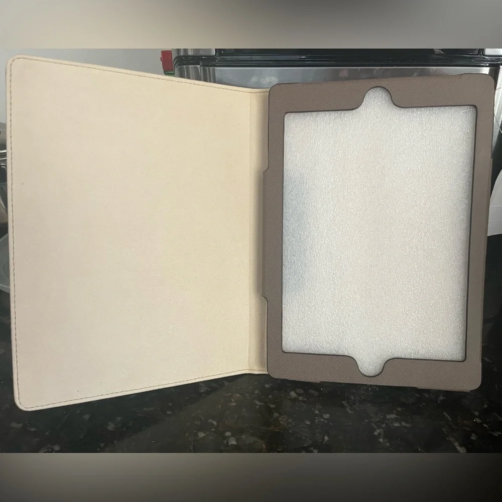 NWT Michael Kors Saffiano Leather Gray iPad Mini/Tablet Case With Gold Tone Logo